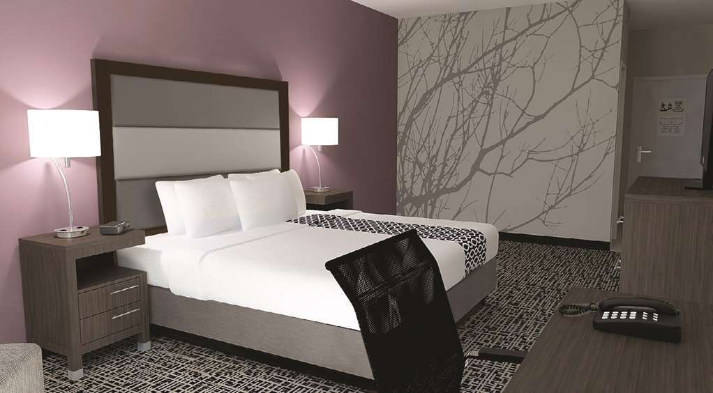 La Quinta By Wyndham Tulsa Broken Arrow Hotel Room photo