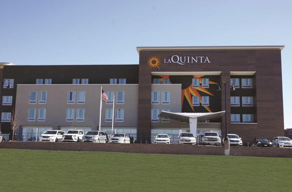 La Quinta By Wyndham Tulsa Broken Arrow Hotel Exterior photo