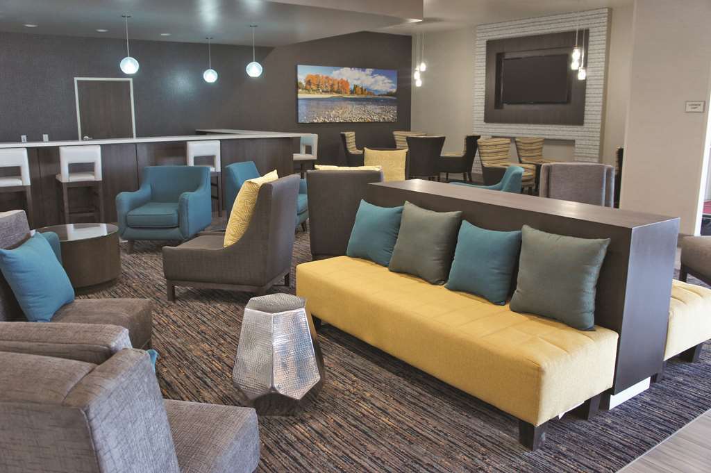 La Quinta By Wyndham Tulsa Broken Arrow Hotel Interior photo